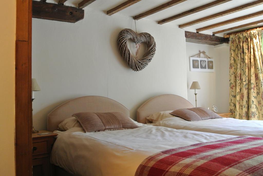 Frith Farm House Cottages Newnham  Habitación foto